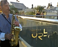 /album/fotogaleria/tocando-en-urban-hotel-jpg/
